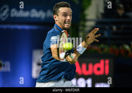 DUBAI, VAE, 3. März 2018 Roberto Bautista Agut Spaniens spielt eine Vorhand auf seinem Weg zum Gewinnen der Dubai Duty Free Tennis Meisterschaften. Agut beat Französische finalist Lucas Pouille 6-3, 6-4 die Trophäe 2018 Credit: Feroz Khan/Alamy Leben Nachrichten zu heben Stockfoto