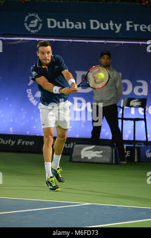 DUBAI, VAE, 3. März 2018. Roberto Bautista Agut Spaniens spielt eine Rückhand auf seinem Weg zum Gewinnen der Dubai Duty Free Tennis Meisterschaften. Agut beat Französische finalist Lucas Pouille 6-3, 6-4 die Trophäe 2018 Credit: Feroz Khan/Alamy Leben Nachrichten zu heben Stockfoto