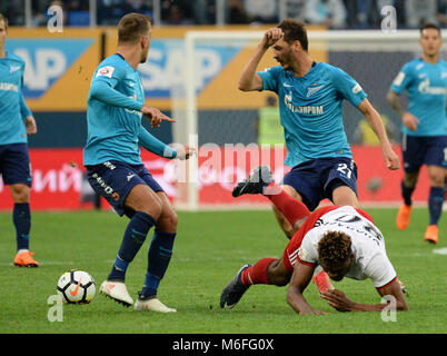 SAO PETERSBURGO, MO - 03.03.2018: ZENIT X AMKAR - Russland. Sankt Petersburg. März 3, 2018. Spieler "Zenit&q, Domenico Criscito ico; Aleer ein und "Amkar & aar & Aar" auf SamuSamuel Alanara (links Ight die Das Spiel des champiampionship von Russland über Fußball zwischen Befehlen & qZenith&AMP;quot;.-Pt - St. Petersburg) und &quot;qAmkap; uot; (Perm). (Foto: An: Andrey Pronin/Fotoarena) Stockfoto