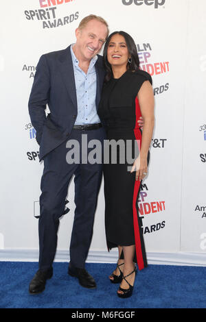 Santa Monica, Ca. 3 Mär, 2018. Francois-Henri Pinault, Salma Hayek auf der 33. jährlichen Film Independent Spirit Awards am Santa Monica Pier in Santa Monica, Kalifornien am März 3rd, 2018. Credit: Faye Sadou/Medien Punch/Alamy leben Nachrichten Stockfoto