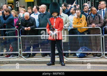 Soldaten auf der Parade an Margret Thatches Beerdigung, London, England, UK; Stockfoto