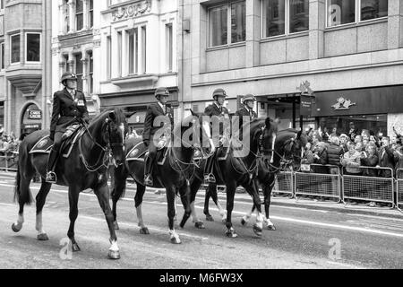 Soldaten auf der Parade an Margret Thatches Beerdigung, London, England, UK; Stockfoto