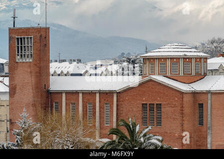 Colindres verschneiten Dorf in Kantabrien, Nordspanien, Europa. Stockfoto