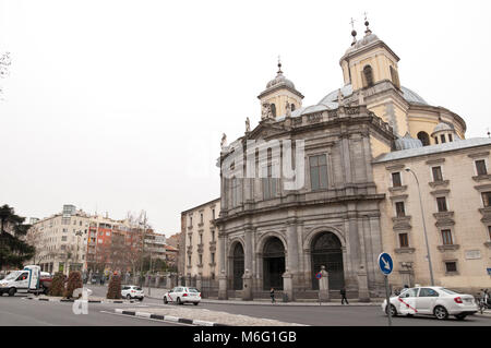 Die Königliche Basilika San Francisco El Grande ist eine römisch-katholische Kirche im Zentrum von Madrid, Spanien Stockfoto