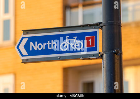 Thames Path route Anmelden Canary Wharf, London England United Kingdom UK Stockfoto