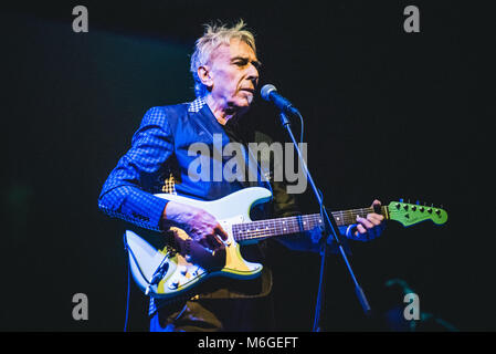 Turin, Italien. 03 Mär, 2018. Die Waliser Musiker, Komponist, Sänger, Songwriter und Produzent John Cale live auf der Bühne des Officine Grandi Riparazioni (OGR) in Turin, für seinen einzigen italienischen Konzert. Credit: Alessandro Bosio/Pacific Press/Alamy leben Nachrichten Stockfoto