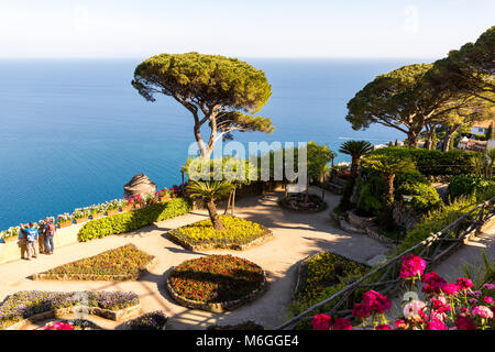 Terrasse auf dem Meer, Villa Rufolo, Ravello, Amalfi, Kampanien, Italien Stockfoto