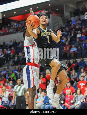 März 03, 2018; Oxford, MS, USA; Vanderbilt Guard, Payton Willis (1), fährt zum Hoop Vergangenheit der Ole Miss Verteidigung. Die Vanderbilt Commodores besiegten die Ole Miss Rebels, 82-69, im Pavillon am Ole' Fräulein Kevin Lanlgey/CSM Credit: Cal Sport Media/Alamy leben Nachrichten Stockfoto