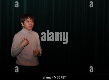 Frankfurt am Main, Deutschland. 3 Mär, 2018. Regisseur Chang Zheng des chinesischen Films 'Explosion' einer Pressekonferenz während des 3. Chinesisch Film Festival in Deutschland in Frankfurt, Deutschland, am 3. März 2018 besucht. Credit: Luo Huanhuan/Xinhua/Alamy leben Nachrichten Stockfoto