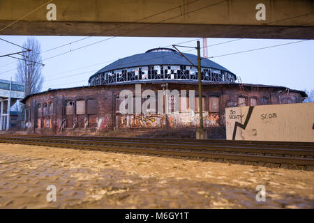 02 März 2018, Deutschland, Berlin: Die runde Lokschuppen an der S-Bahn Station Pankow-Heinersdorf. Foto: Jörg Carstensen/dpa Stockfoto