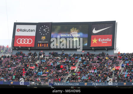 Barcelona, Spanien. 04 Mär, 2018. Denkmal für Quini während des Spiels zwischen dem FC Barcelona gegen Atletico Madrid, für die Runde 27 der Liga Santander, spielte im Camp Nou Stadion am 4. März 2018 in Barcelona, Spanien. Credit: Gtres Información más Comuniación auf Linie, S.L./Alamy leben Nachrichten Stockfoto