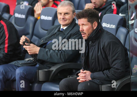 Barcelona, Spanien. 04 Mär, 2018. Diego Pablo Simeone während des Spiels zwischen dem FC Barcelona gegen Atletico Madrid, für die Runde 27 der Liga Santander, spielte im Camp Nou Stadion am 4. März 2018 in Barcelona, Spanien. Credit: Gtres Información más Comuniación auf Linie, S.L./Alamy leben Nachrichten Stockfoto