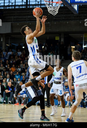 Karlsruhe, Deutschland. 04 Mär, 2018. Alexander jarelle Reischel (Lions Karlsruhe) setzt sich durch". GES/Basketball/ProA: PSK Lions - Heidelberg, 04.03.2018 ------ | Nutzung der weltweiten Kredit: dpa/Alamy leben Nachrichten Stockfoto