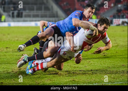 Sonntag, den 4. März 2018, total Gottlosen Stadium, St Helens, England; Betfred Super League Rugby, St Helens versus Salford Roten Teufel; St Helens Louie Mc Carthy-Scarsbrook geht über für einen Versuch der Credit: Aktuelles Bilder/Alamy leben Nachrichten Stockfoto