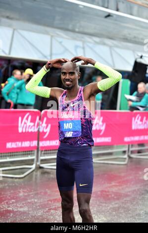 Greenwich, Großbritannien, 4. März 2018, Mo Farah gewann die Vitalität große Halbmarathon Credit: Giovanni Q/Alamy leben Nachrichten Stockfoto