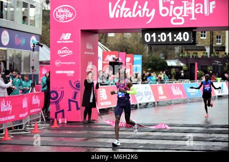 Greenwich, Großbritannien, 4. März 2018, Mo Farah gewann die Vitalität große Halbmarathon Credit: Giovanni Q/Alamy leben Nachrichten Stockfoto