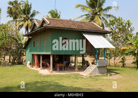 Ländliche kambodschanischen Haus - typisches traditionelles Gebäude im ländlichen Kambodscha Kampong, Kambodscha Asien Stockfoto