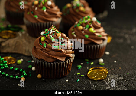 St Patricks Day chocolate mint Cupcakes Stockfoto