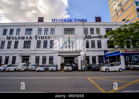 Die kolonialzeit Fassade der Myanmar Times Gebäude im Zentrum der Stadt Stockfoto