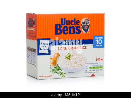 LONDON, Großbritannien - 01 März, 2018: Pack von Uncle Bens Langkornreis auf weißem Hintergrund. Stockfoto