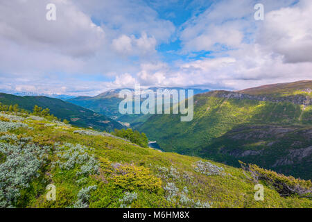 Bergpanorama von der Vikafjell, Norwegen, Blick von Storehaug an der Barriere See von Refsdal, Grafschaft Sogn und Fjordane Stockfoto