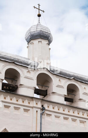 Glockenturm der St. Sophia Kathedrale. In Weliki Nowgorod, Russland. Es wurde 1045-1050 gebaut Stockfoto