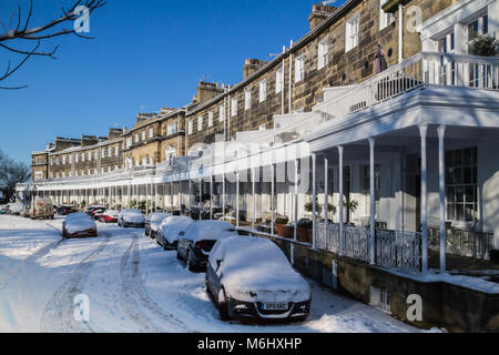 Calverley Park Crescent, Tunbridge Wells, Tier aus dem Osten Schneefall im März 2018 Stockfoto