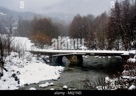 Gardon Snowy River in der französischen Region Cevennen und dem Departement Gard neben Anduze Stockfoto