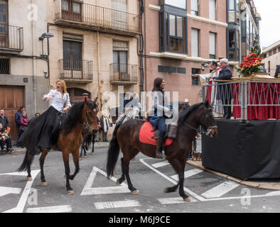 Reus, Spanien. März 2018: Die Segnung der Tiere und sogar Haustiere am Tag des Heiligen Antonius, dem Schutzpatron der Tiere, ist eine katholische Tradition in Sp Stockfoto