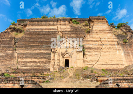 Der Mingun Pagode (Mingun Pahtodawgy). Sagaing Region, Mandalay, Myanmar (Birma). Stockfoto