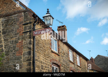 Petworth, West Sussex, England. Petworth Cottage Museum auf der High Street in der Stadt. Stockfoto