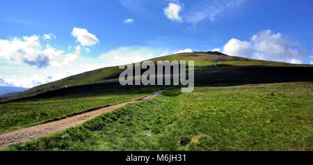 Dunkle Schatten auf der Strecke bis zu heben Stockfoto