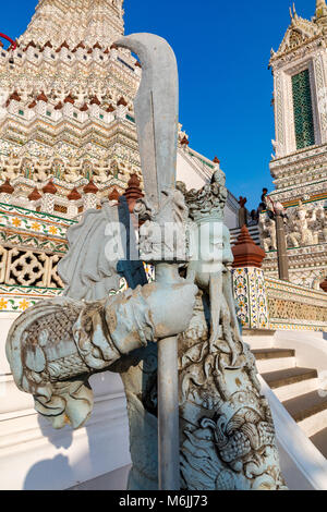 Wat Arun Bangkok Thailand, 03 März, 2018 Wat Arun, dem Tempel der Morgenröte, auf dem Fluss Chao Phraya. Stockfoto