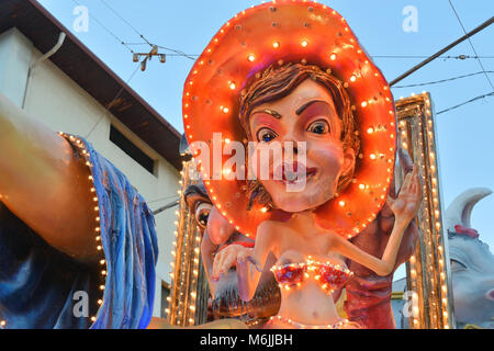 Acireale (CT), Italien - 11. Februar 2018: Detail einer allegorischen float Darstellung einer fantasy Charakter während der Karnevalszug durch die Straßen von Stockfoto