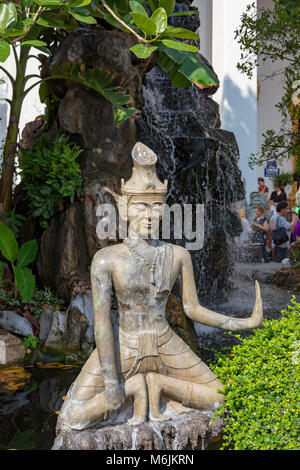 Wat Pho, Bangkok, Thailand, 03. März 2018 gemeißelte Figuren im Wat Pho, auf dem Fluss Chao Phraya. Stockfoto