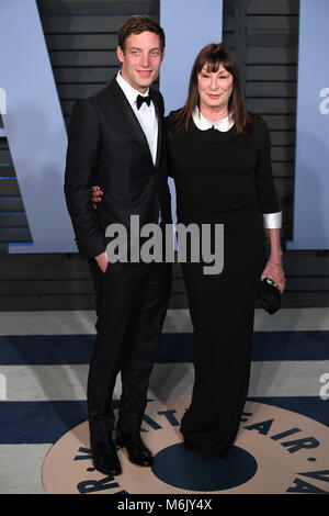 Anjelica Huston die Teilnahme an der Vanity Fair Oscar Party in Beverly Hills, Los Angeles, USA statt. PRESS ASSOCIATION Foto. Bild Datum: Sonntag, 4. März 2018. Siehe PA Geschichte showbiz Oscars. Photo Credit: PA-Kabel Stockfoto