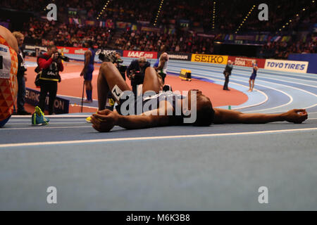 Birmingham, Großbritannien. 3 Mär, 2018. IAAF World Indoor Championships. Ein französischer Sportler liegt auf der Strecke nach dem siebenkampf. Credit: Ben Stand/Alamy leben Nachrichten Stockfoto