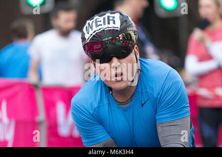 London, Großbritannien. 4. März 2018. David Wehr zu Beginn des 2018 Vitalität große Halbmarathon. Credit: Vickie Flores/Alamy leben Nachrichten Stockfoto