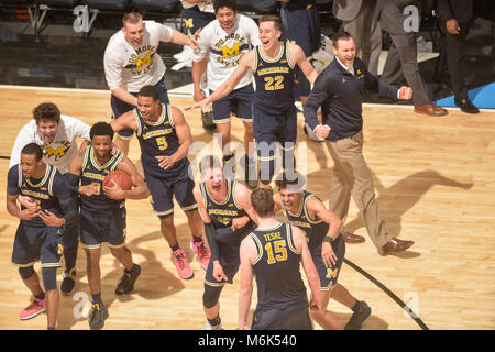 New York, New York, USA. 4 Mär, 2018. Michigan Spieler feiern am Ende des Spiels im Madison Square Garden in New York City, New York, statt. Credit: Amy Sanderson/ZUMA Draht/Alamy leben Nachrichten Stockfoto