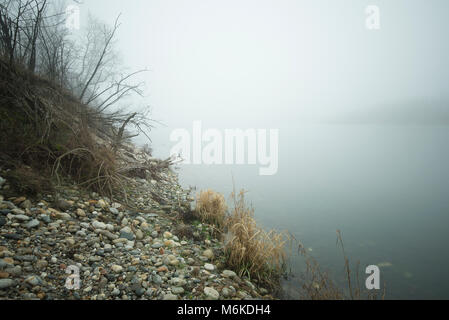 Winter Tessin riverbanks Landschaften Stockfoto