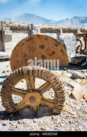 Alte Schwefel Grubenbaue White Island Volcano, Bay of Plenty, Neuseeland Stockfoto