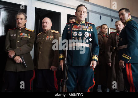 Der Tod von Stalin ist einer der nächsten Periode Britannique satirische Komödie - Drama Film von Armando Lannucci die Chronik der Ereignisse, die nach dem Tod von Josef Stalin 1953 herausstellte. Dieses Foto ist nur für den redaktionellen Gebrauch bestimmt und unterliegen dem Copyright der Film Company und/oder der Fotograf durch den Film oder die Produktion Firma zugewiesen und kann nur reproduziert durch Veröffentlichungen im Zusammenhang mit der Förderung der oben genannten Film. Eine obligatorische Gutschrift auf dem Film Firma ist erforderlich. Der Fotograf sollte auch angerechnet werden, wenn bekannt. Stockfoto