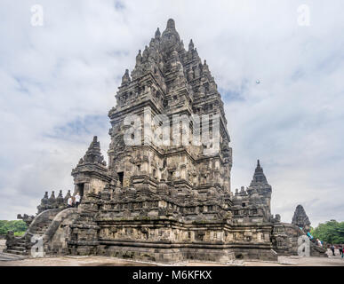 Indonesien, Central Java, Ansicht der Trimurti Schrein gewidmet, Shiva (Candi Siwa) in der Mitte des 9. Jahrhunderts Hindu Tempel Prambanan Stockfoto