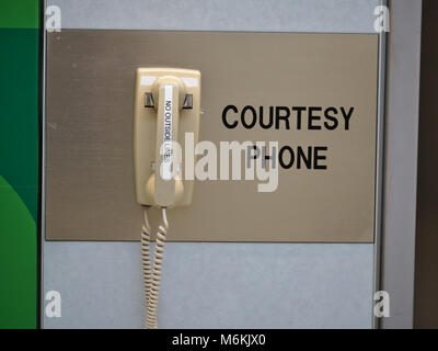 Gebührenfreies Telefon am Buffalo Niagara International Airport (BUF) Stockfoto