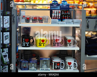 Souvenir shop am Buffalo Niagara International Airport (BUF) Stockfoto