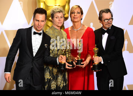 Sam Rockwell (Bester Nebendarsteller) Frances McDormand (Beste Hauptdarstellerin), Allison Janney (Beste Nebendarstellerin) und Gary Oldman (Bester Darsteller) mit ihren Oscars in der Presse an der 90th Academy Awards im Dolby Theatre in Hollywood, Los Angeles, USA statt. Stockfoto