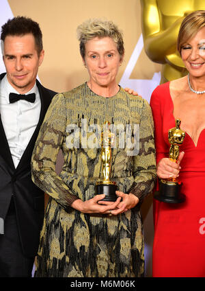 Frances McDormand mit ihrer besten Schauspielerin Oscar für drei Werbetafeln außerhalb Ebbing, Missouri im Pressesaal bei den 90. Academy Awards im Dolby Theater in Hollywood, Los Angeles, USA. Stockfoto