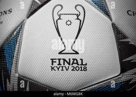 Kiew, Ukraine - 22. Februar 2018: der offizielle Spielball der UEFA Champions League Finale Stockfoto