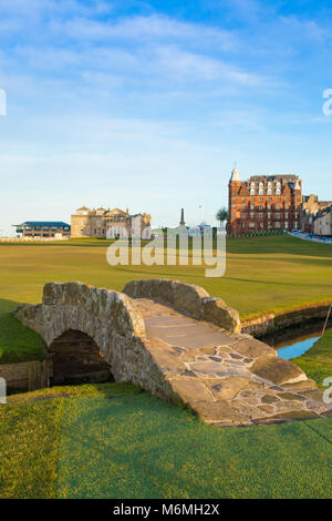 Die berühmten swilcan Bridge auf dem Old Course in St Andrews Fife Schottland Stockfoto