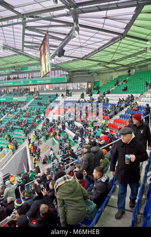 Die Leute, die ein Spiel der österreichischen Bundesliga In der Allianz Stadion in Wien vor dem Fußballspiel Rapid Wien vs Sturm Graz. Stockfoto